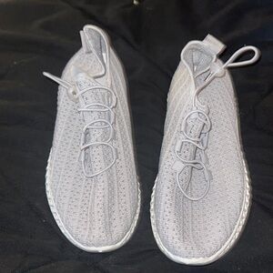 Stylish Gray Knit Sneakers